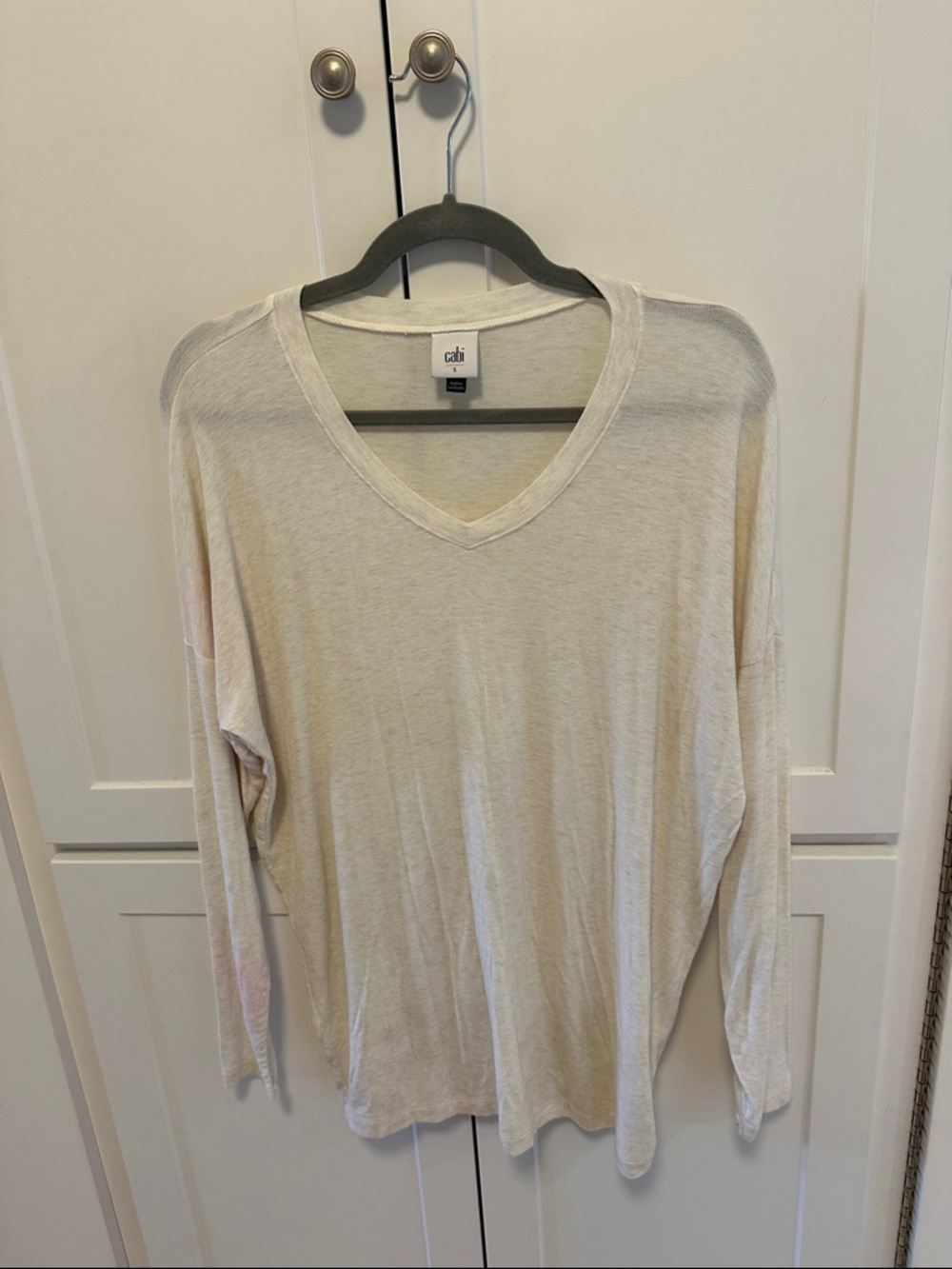 CAbi Off-White Lightweight V-Neck Long Sleeve Top